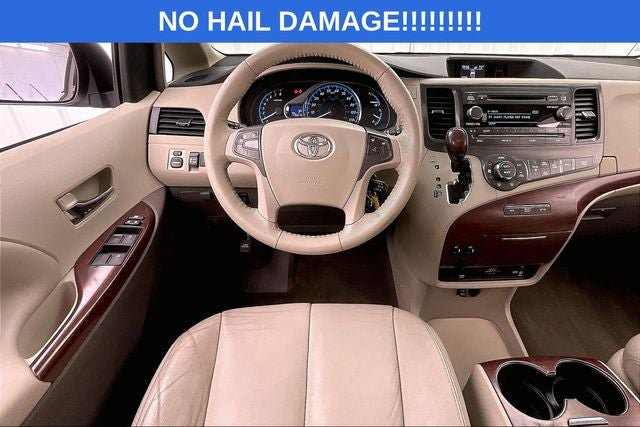 Used 2012 Toyota Sienna XLE w/ Entertainment Pkg FWD image 5