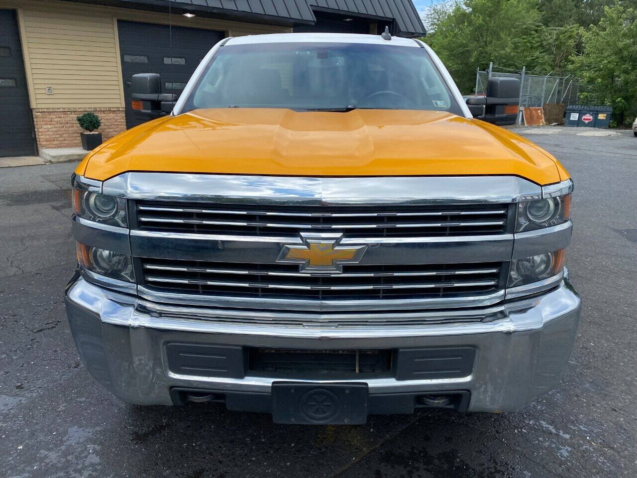 Used 2017 Chevrolet Silverado 2500 LT AWD/4WD image 2