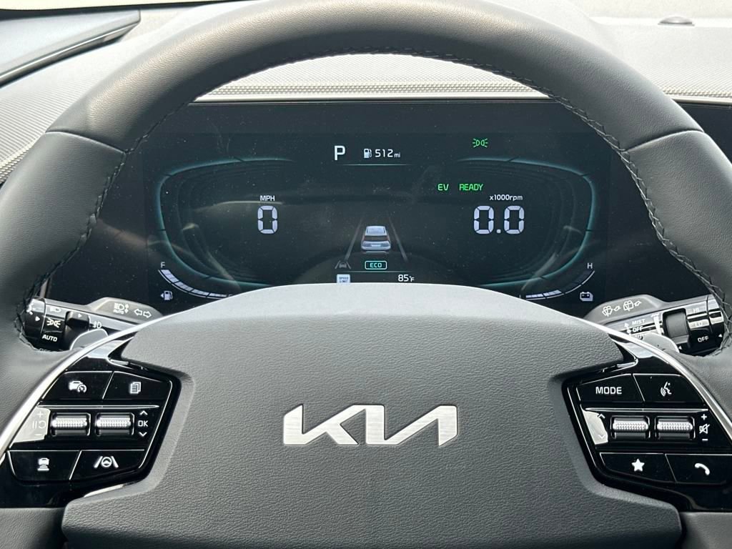 New 2025 Kia Niro EX Touring image 18