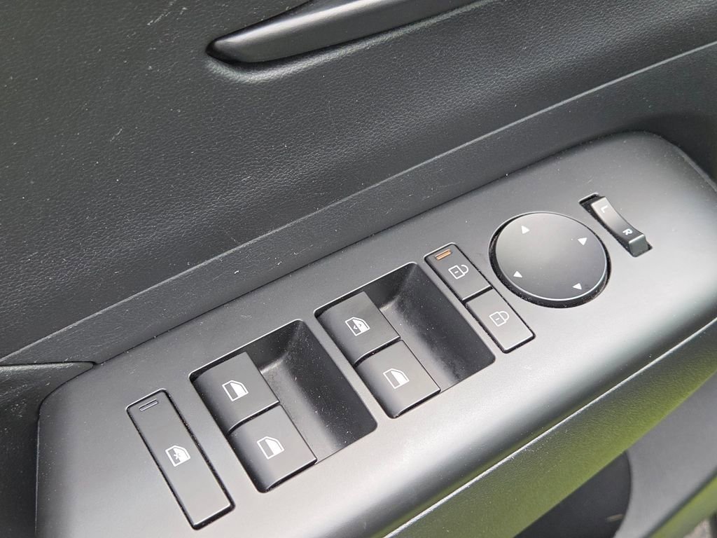 Used 2024 Hyundai Kona SEL AWD/4WD image 29