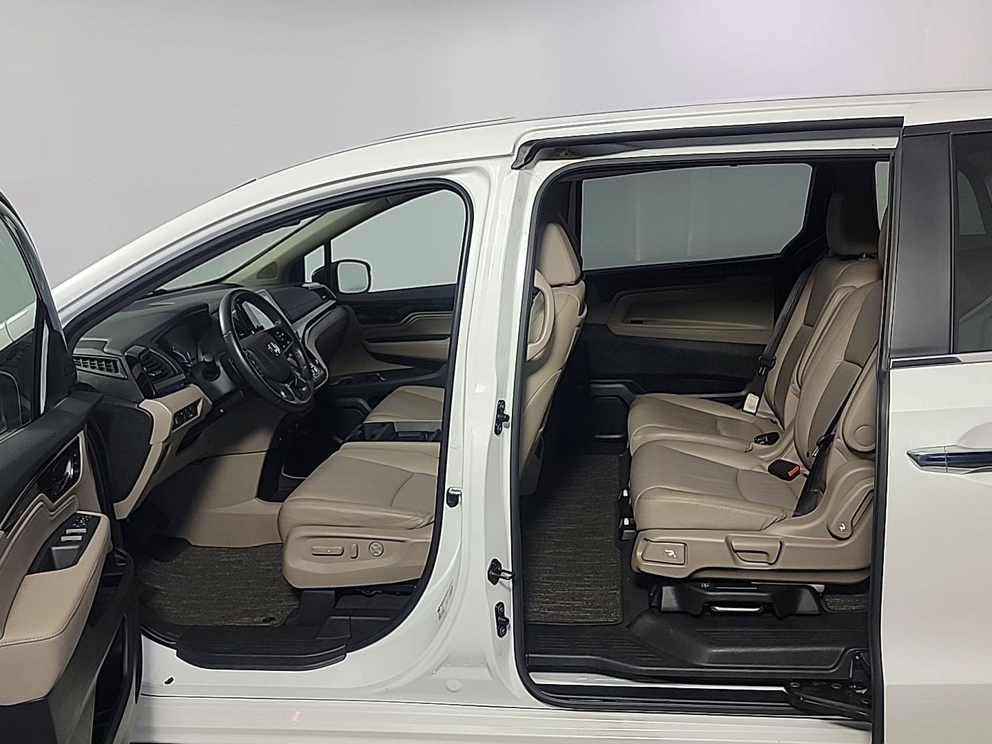 Certified 2022 Honda Odyssey Touring image 16