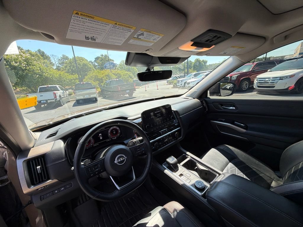 Used 2023 Nissan Pathfinder Platinum AWD/4WD image 12