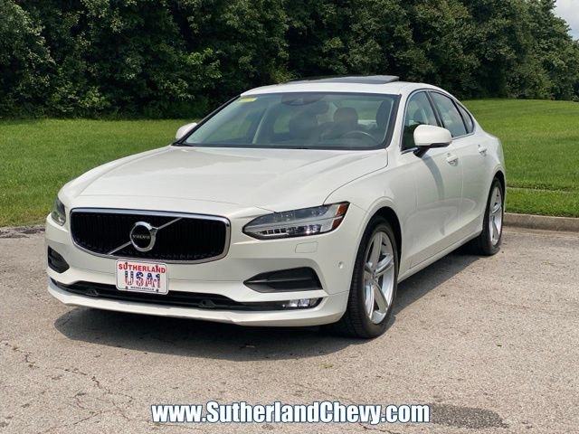 Used 2017 Volvo S90 T5 Momentum w/ Convenience Package FWD image 3