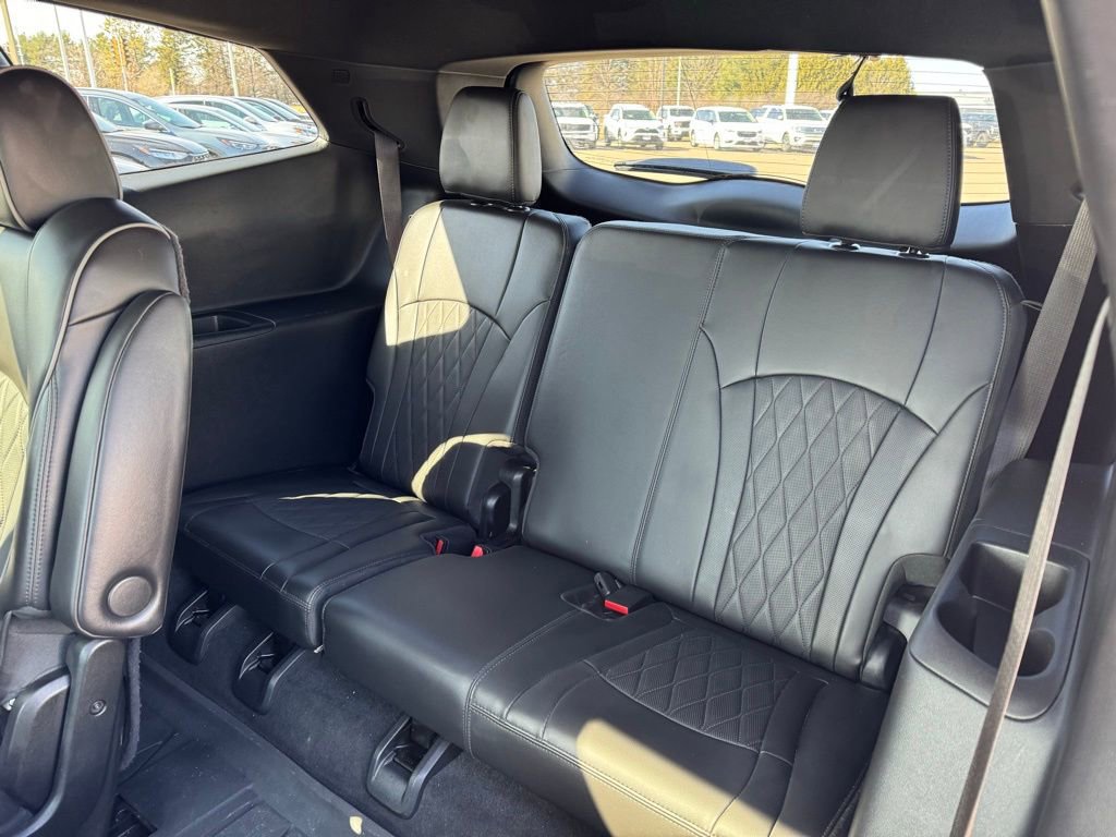 Used 2023 Buick Enclave Avenir image 26