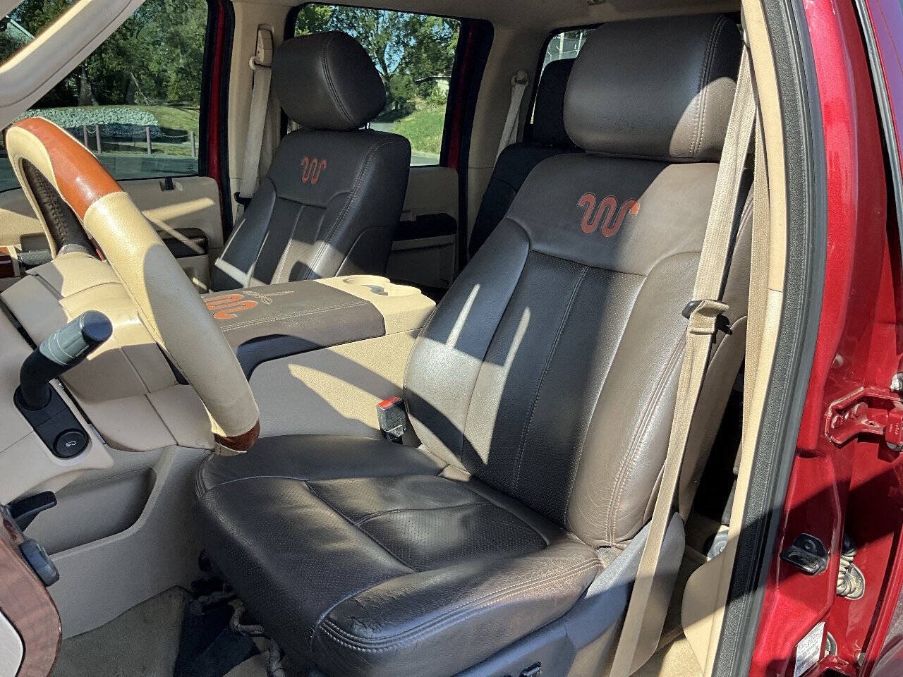 Used 2015 Ford F250 King Ranch w/ FX4 Off-Road Package AWD/4WD image 11