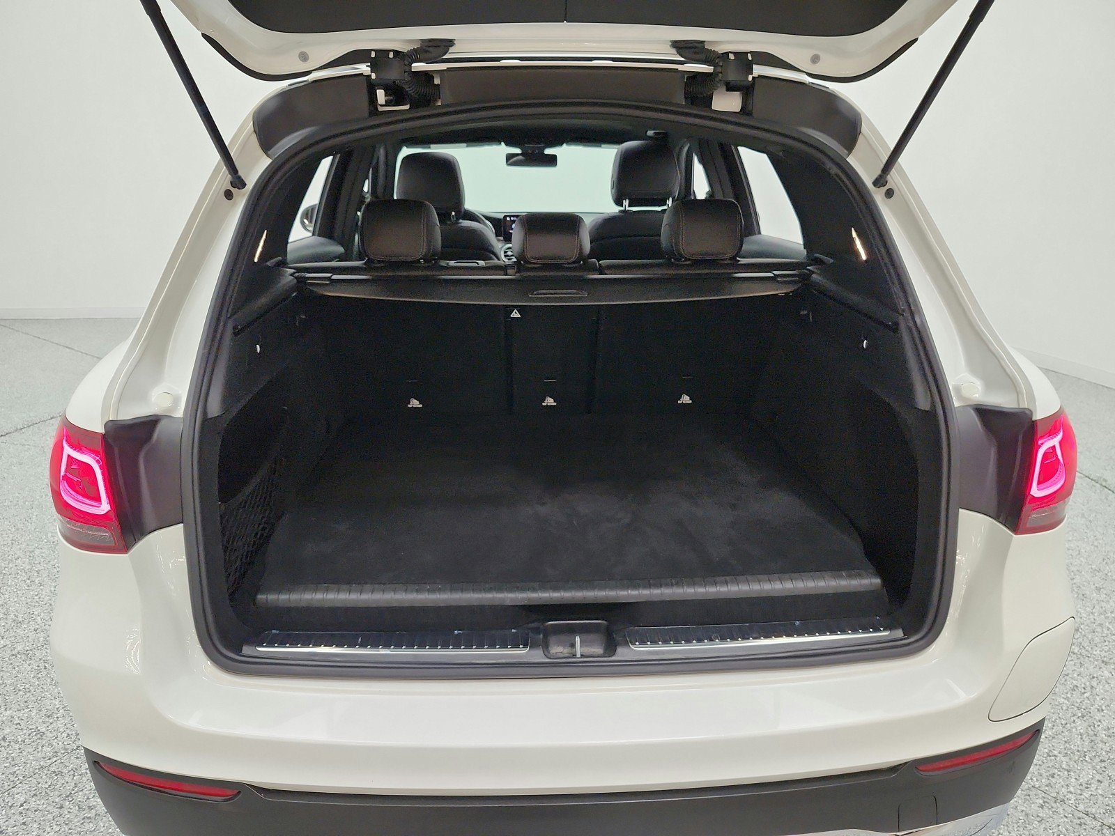 Used 2020 Mercedes-Benz GLC 350e 4MATIC image 21