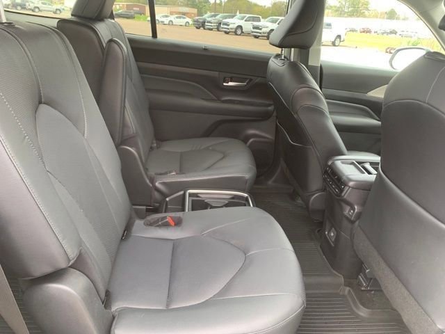 Used 2024 Toyota Grand Highlander Limited image 31