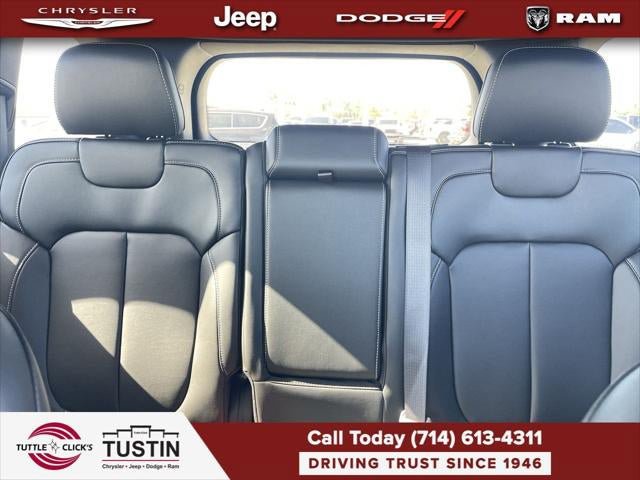 New 2027 Jeep Grand Cherokee Limited w/ Limited Altitude Package AWD/4WD image 39