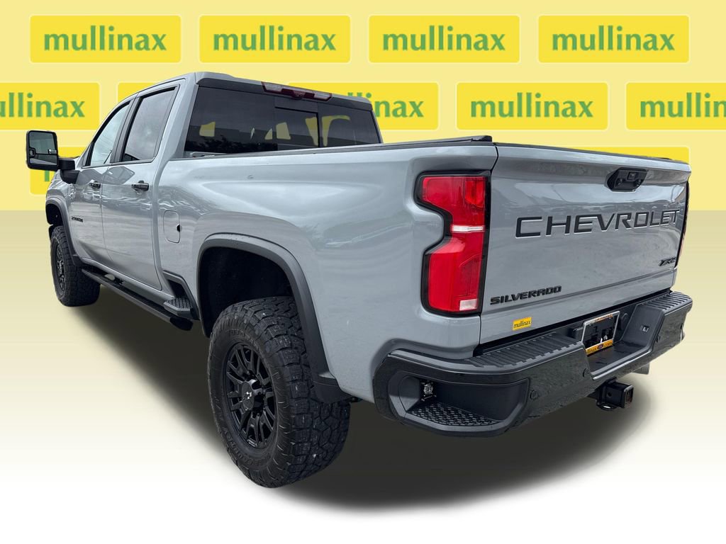 Used 2024 Chevrolet Silverado 2500 ZR2 w/ Technology Package image 9