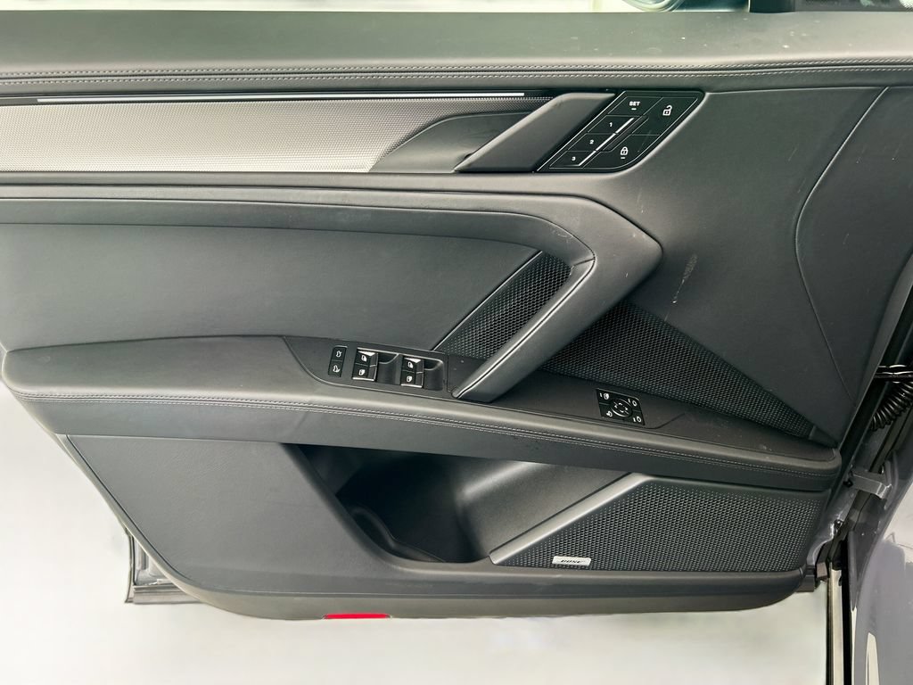 New 2026 Porsche Cayenne Electric AWD/4WD image 24