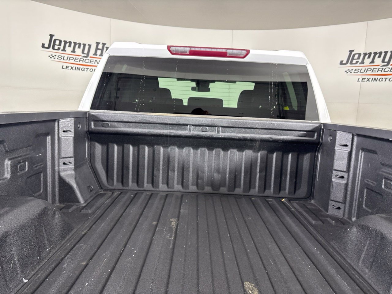 Used 2023 Chevrolet Silverado 1500 LT AWD/4WD image 25