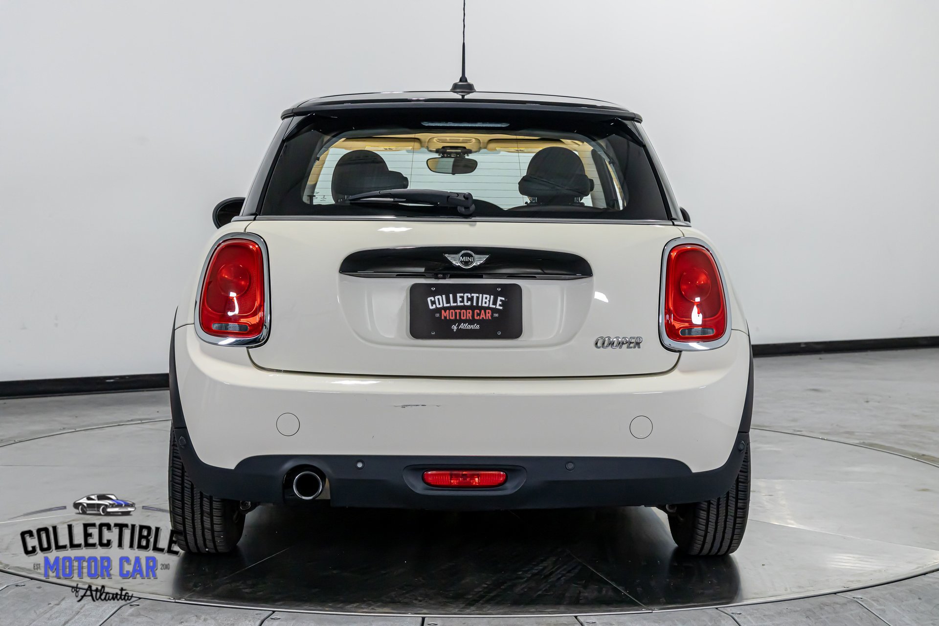 Used 2018 MINI Cooper 2-Door Hardtop image 11