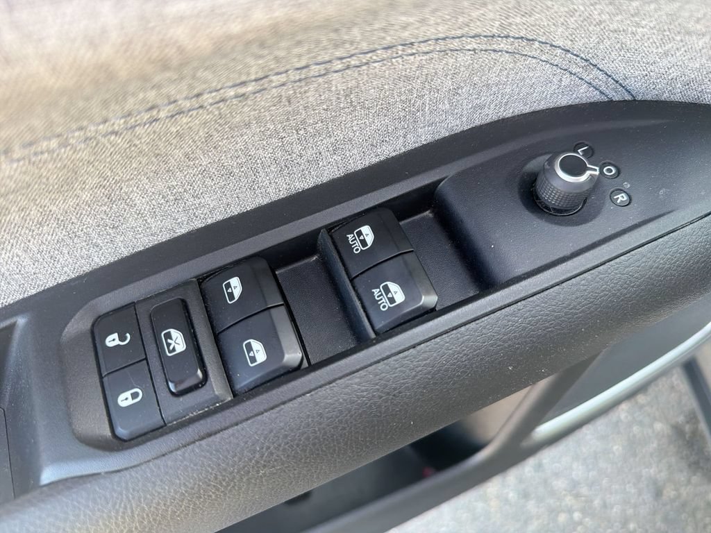 Used 2024 Jeep Compass Latitude AWD/4WD image 15