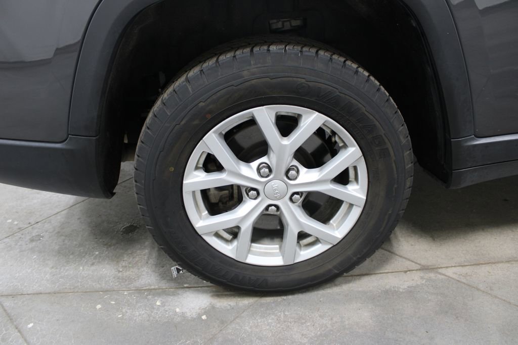 Used 2023 Jeep Grand Cherokee L Limited image 43