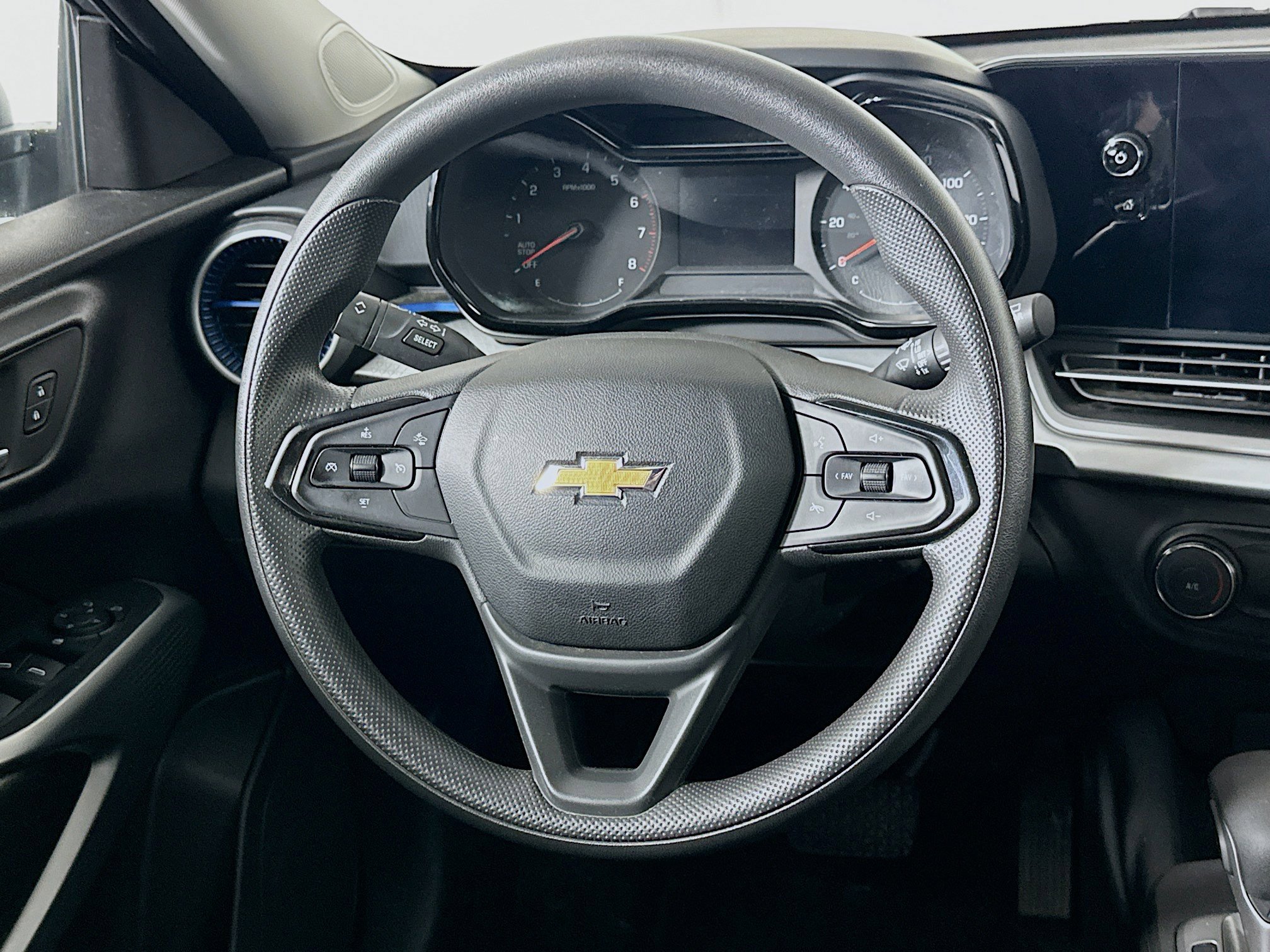 Used 2024 Chevrolet Trax LS FWD image 18