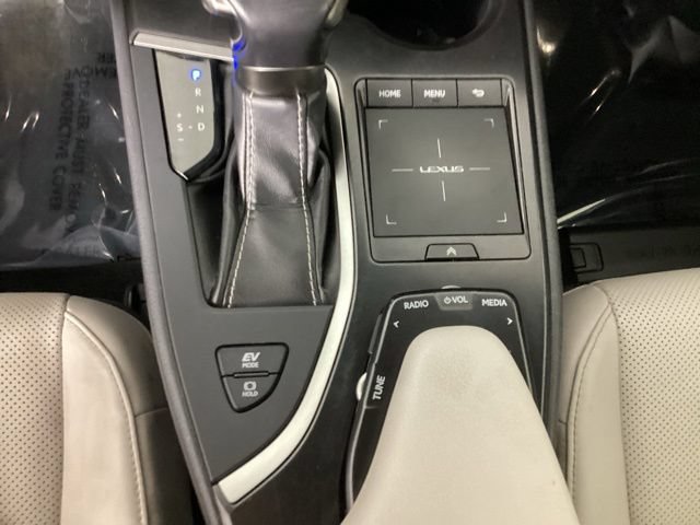Used 2020 Lexus UX 250h w/ Premium Package AWD/4WD image 23