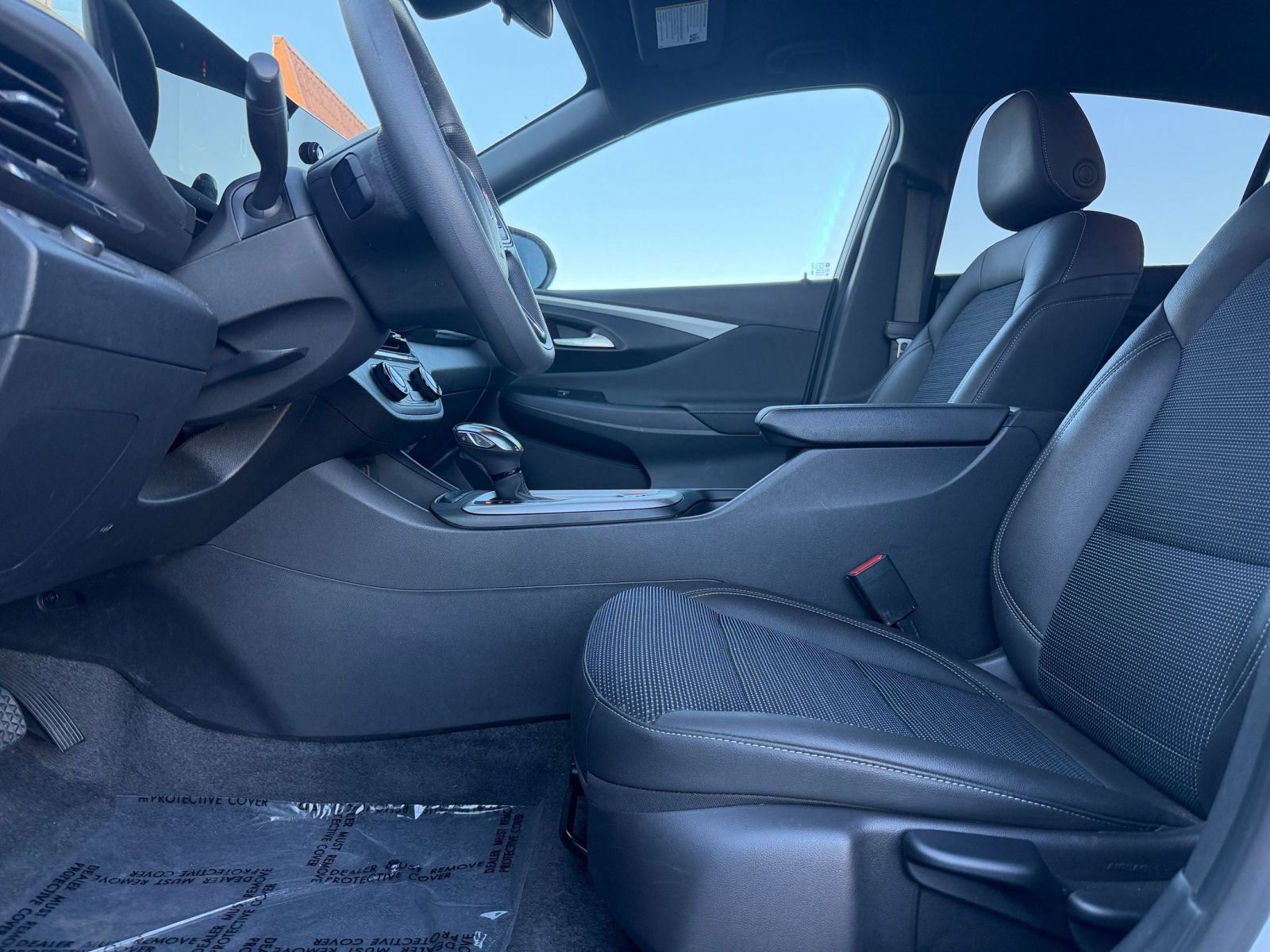 Used 2025 Buick Envista Preferred image 25