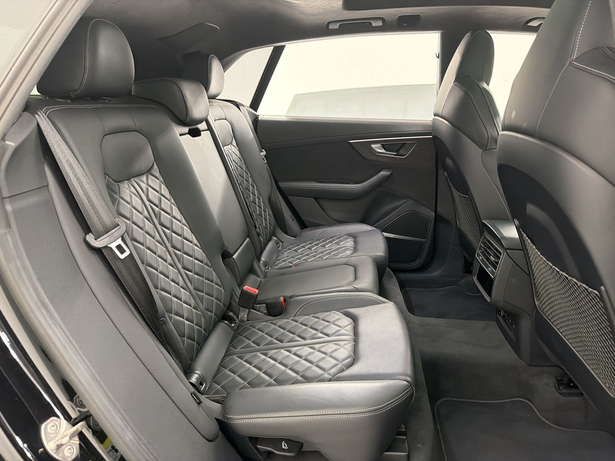 Used 2022 Audi SQ8 Prestige AWD/4WD image 32