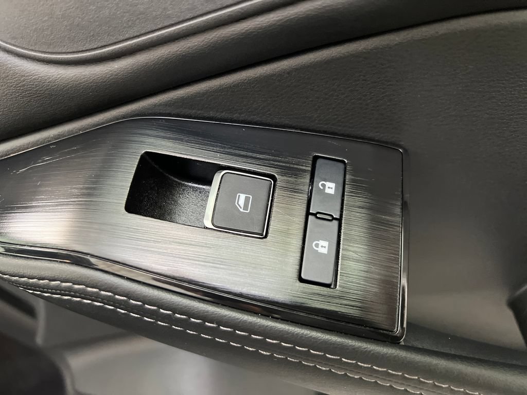 Used 2026 Nissan Rogue SL FWD image 31