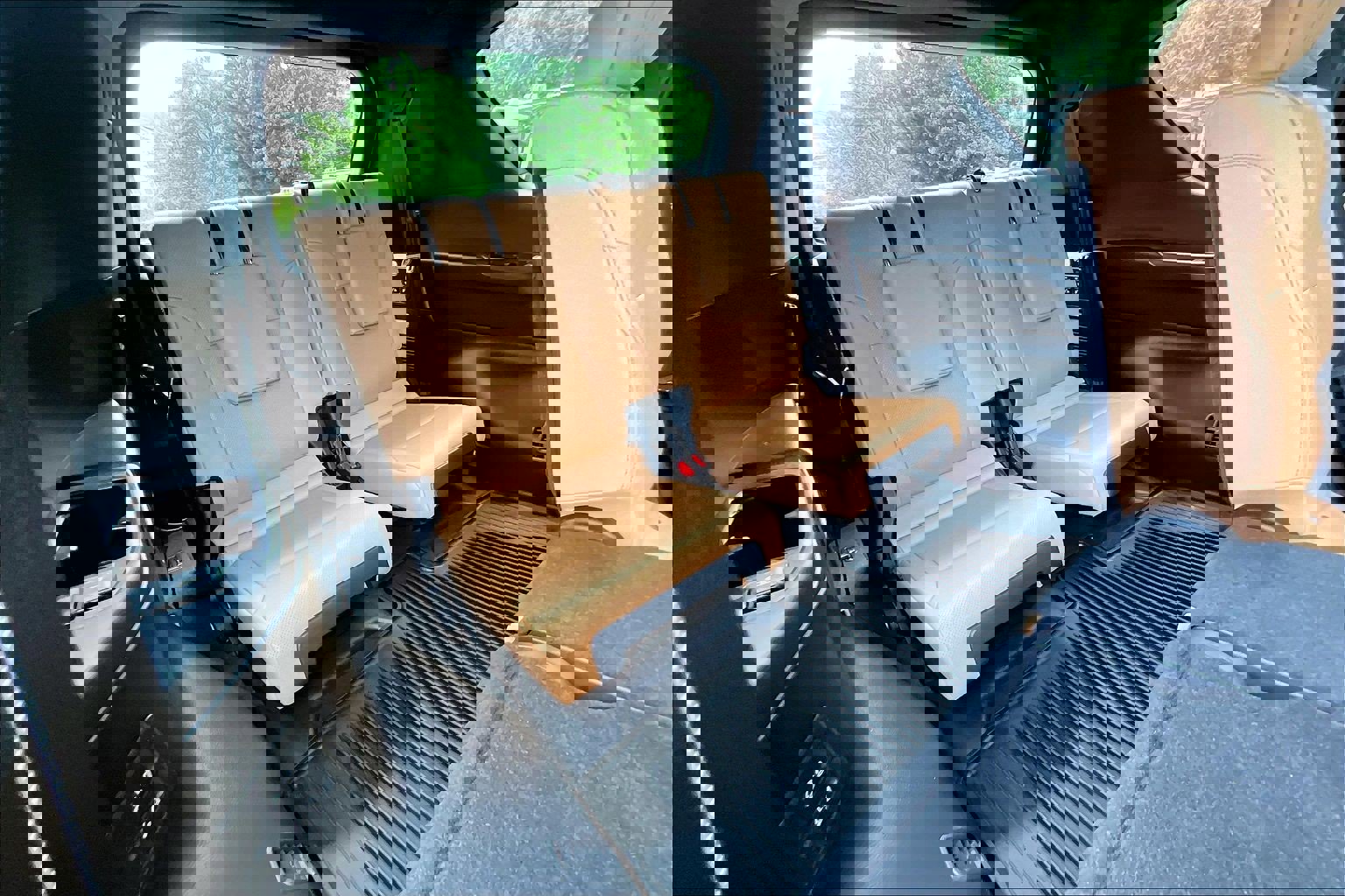 Used 2024 Lexus LX 600 4WD w/ Appearance Package image 26