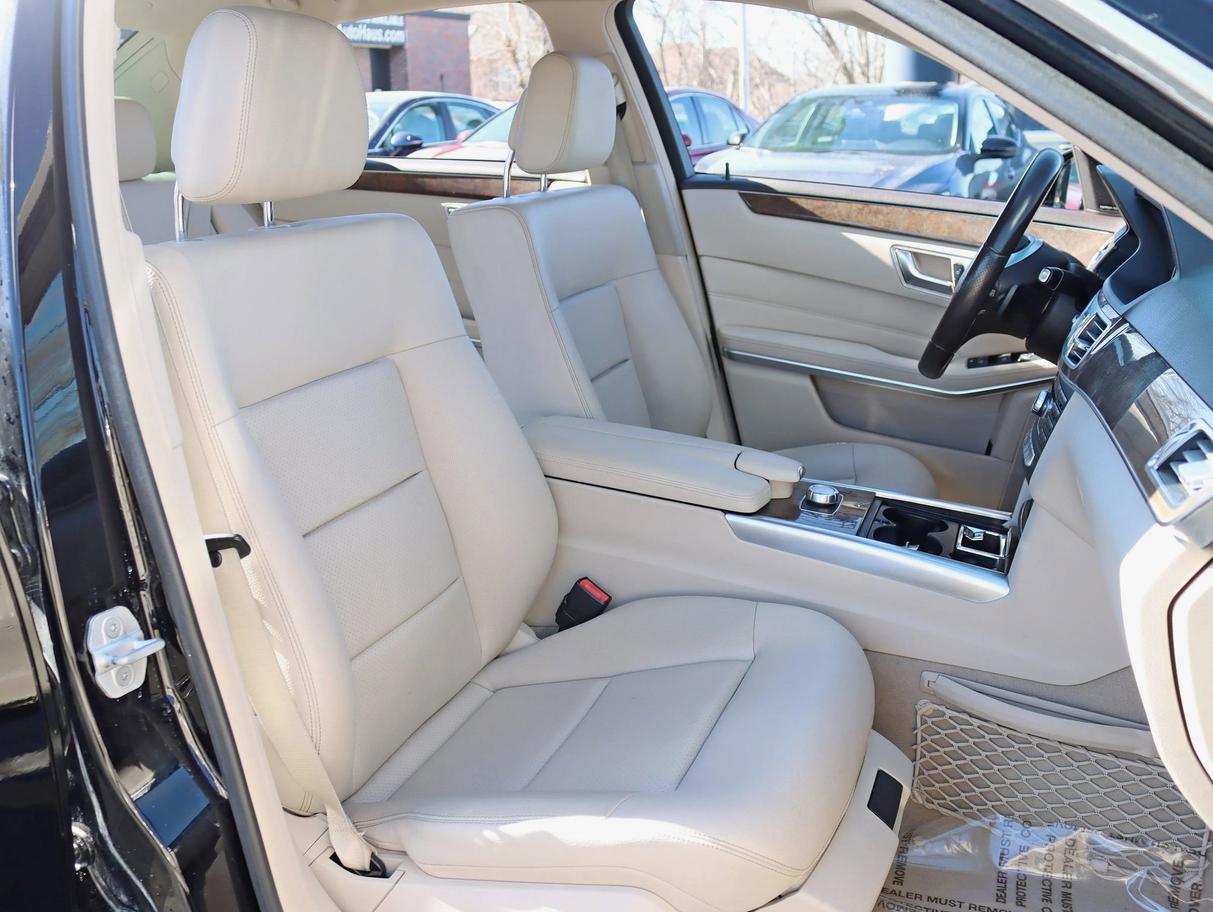 Used 2014 Mercedes-Benz E 350 E 350 4MATIC Sedan 4D image 28