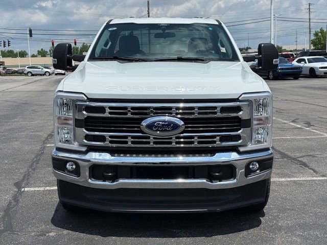 New 2025 Ford F350 XLT image 10