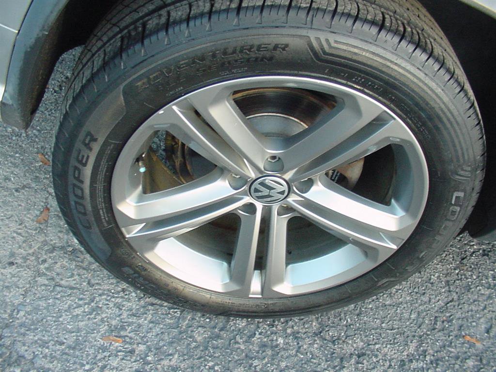 Used 2017 Volkswagen Tiguan Sport image 44