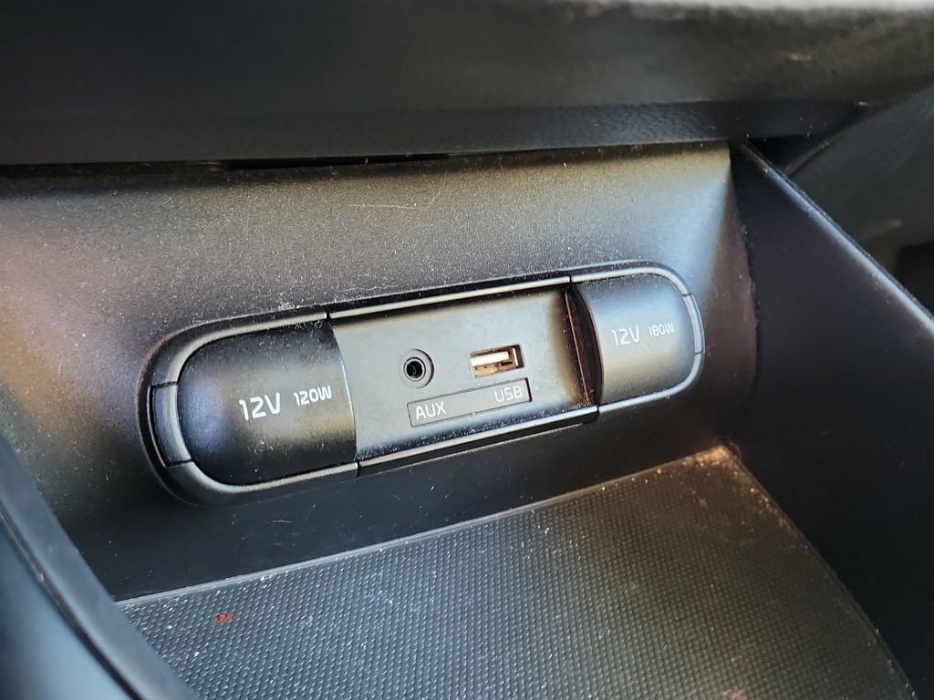 Used 2019 Kia Soul + image 22