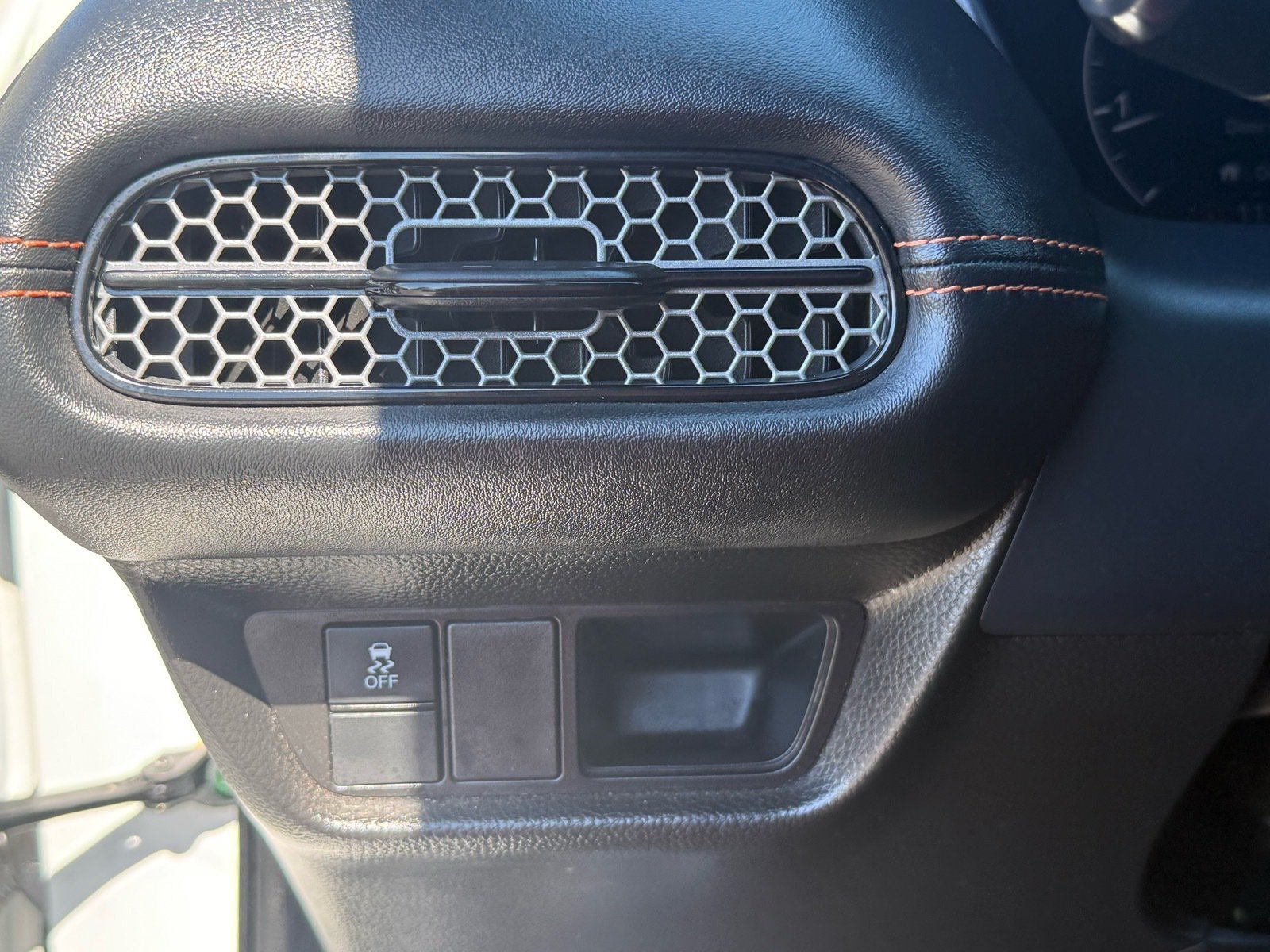 Used 2025 Honda HR-V Sport image 15