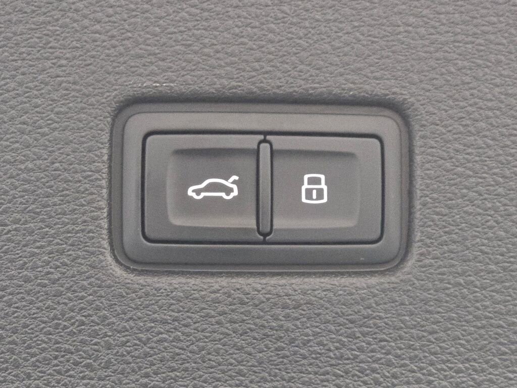 Certified 2025 Audi Q8 Premium Plus w/ Premium Plus Package image 23