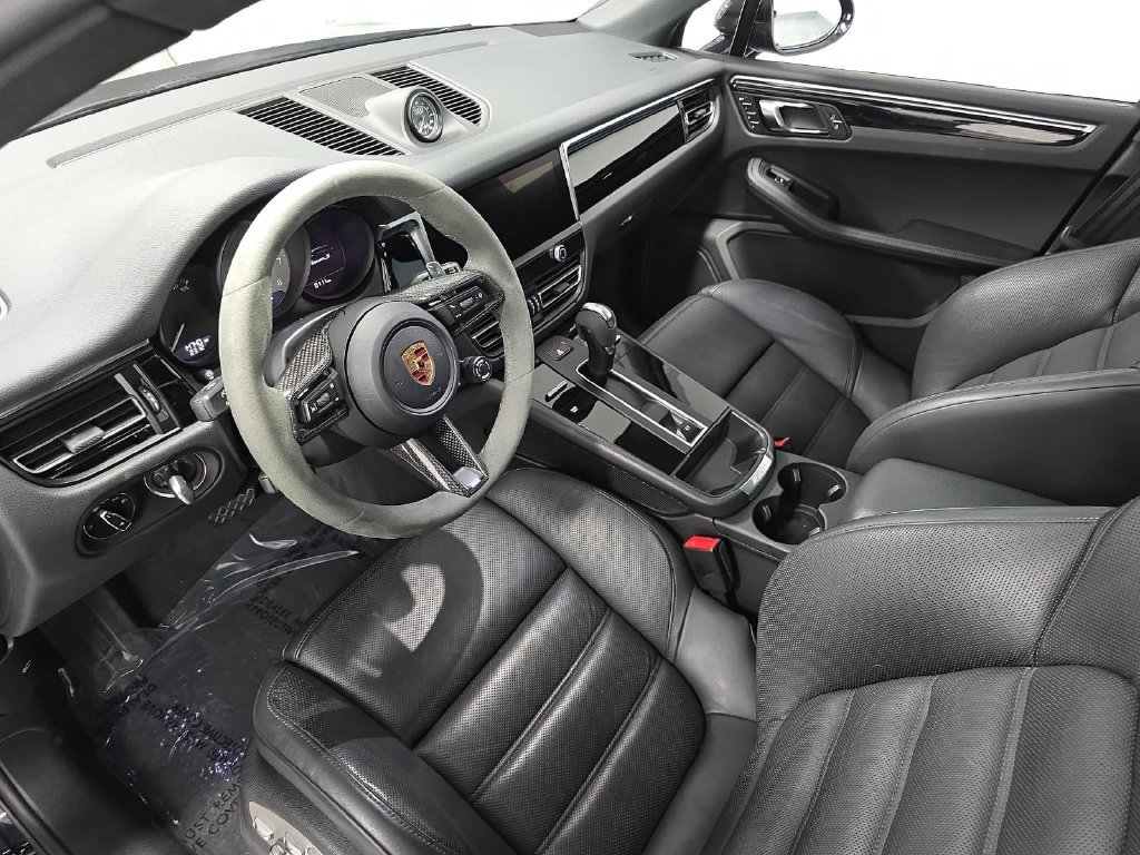 Certified 2024 Porsche Macan S AWD/4WD image 4