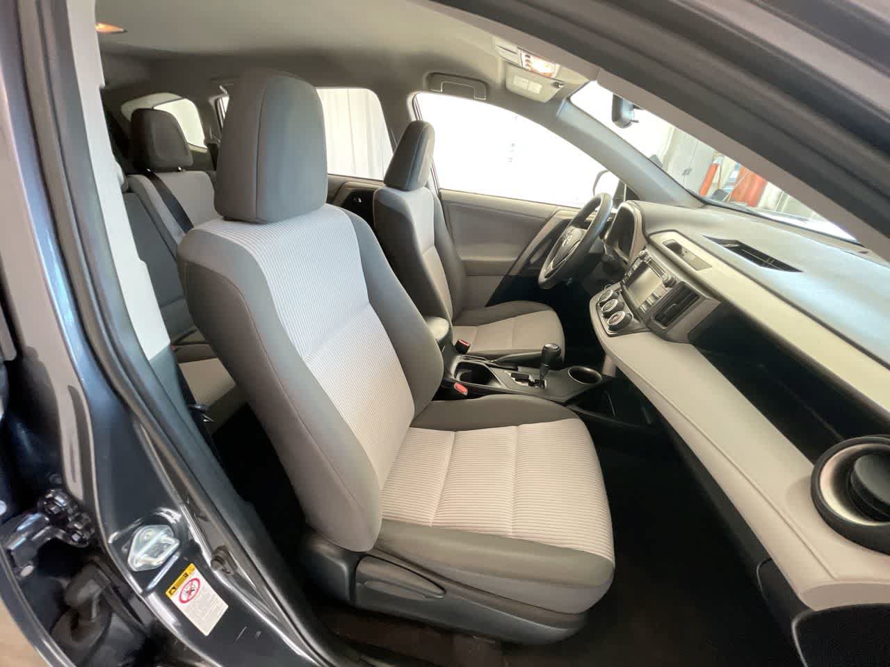 Used 2013 Toyota RAV4 LE AWD/4WD image 23