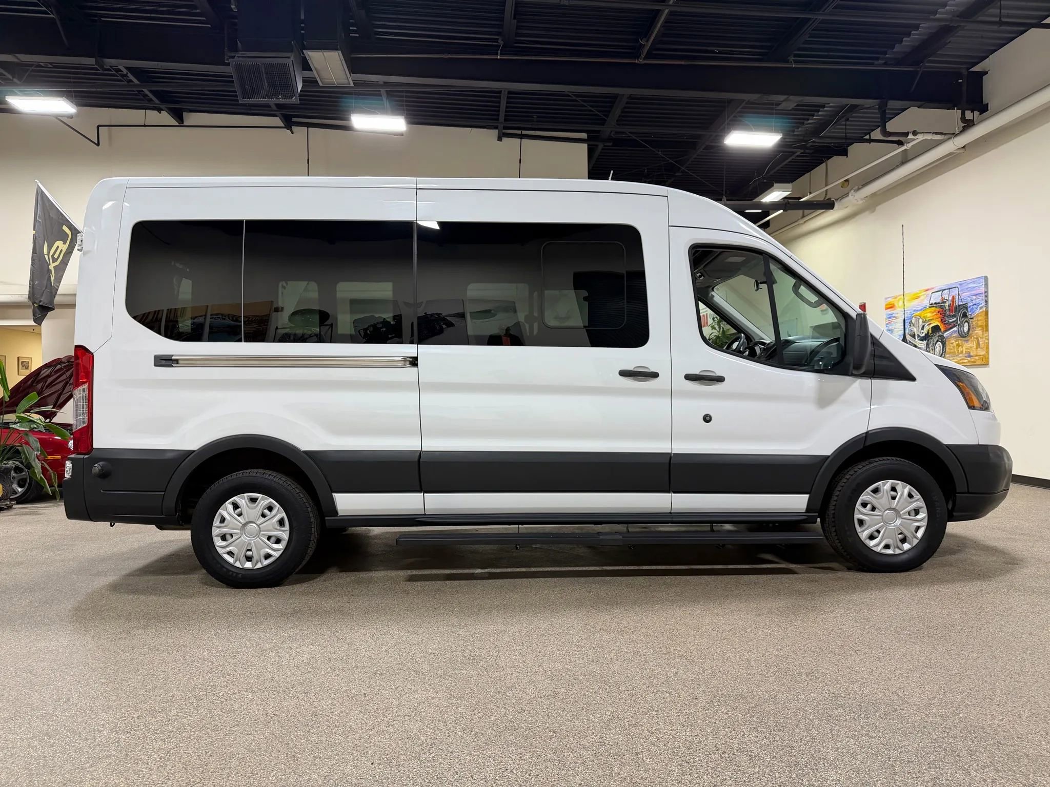 Used 2015 Ford Transit 250 148 Medium Roof RWD image 5