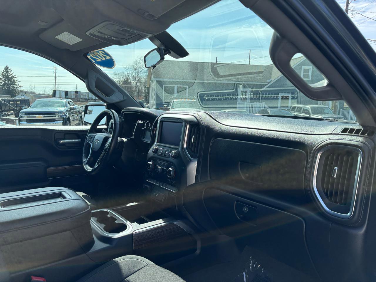 Used 2021 Chevrolet Silverado 1500 LT Trail Boss w/ Bed Protection Package image 17