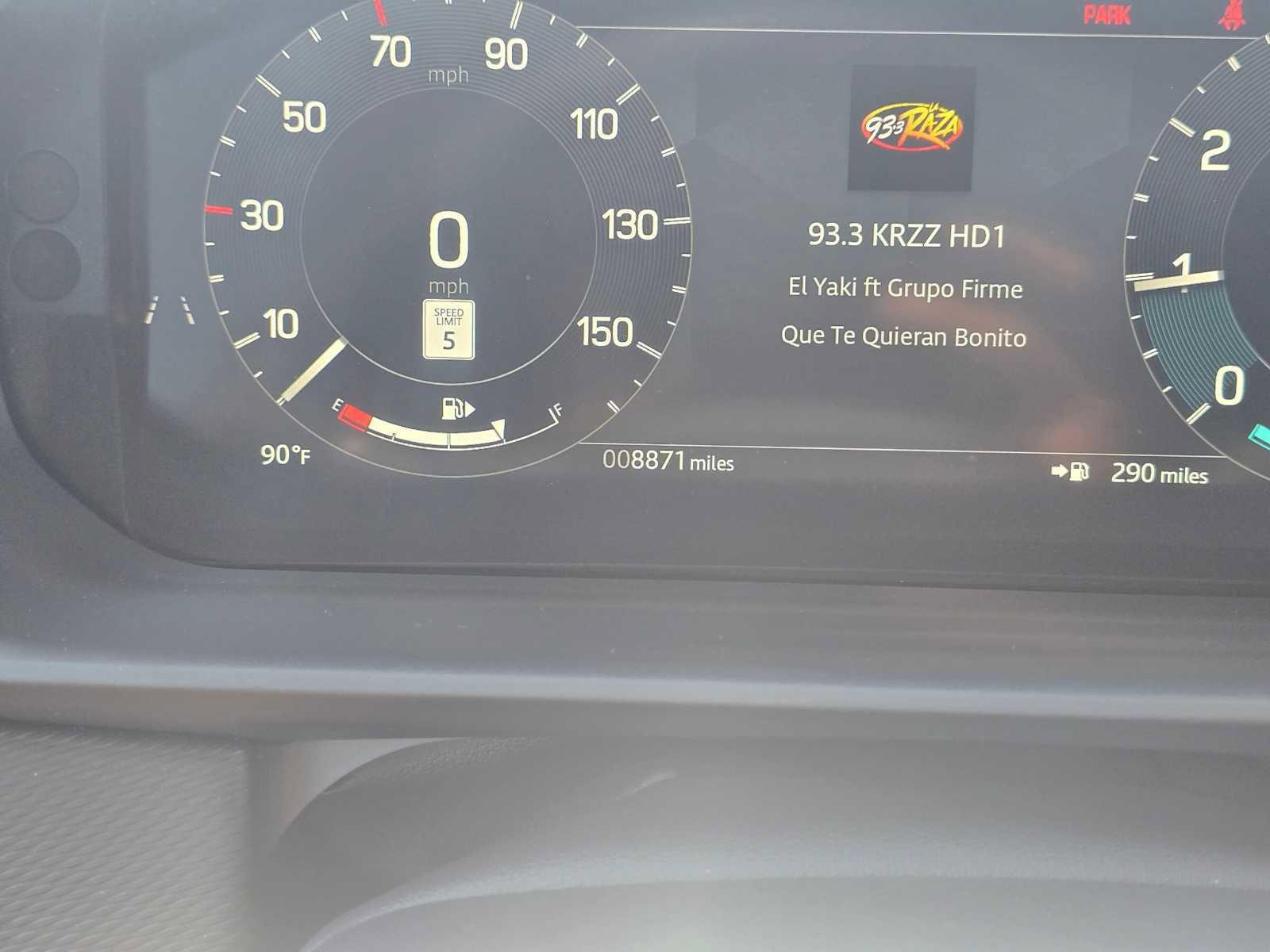 Used 2025 Land Rover Discovery Dynamic SE AWD/4WD image 28