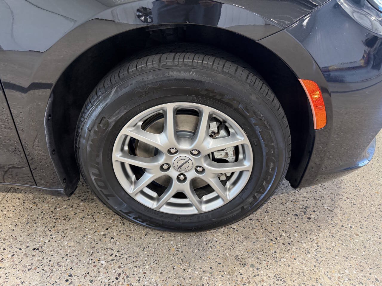 Used 2022 Chrysler Pacifica Touring FWD image 26