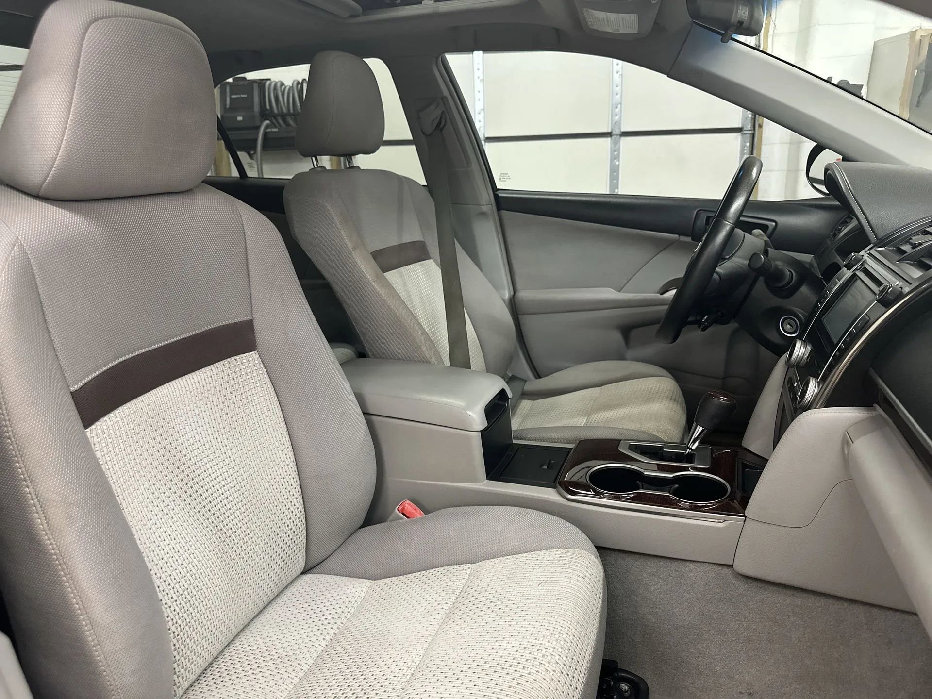 Used 2012 Toyota Camry XLE image 29