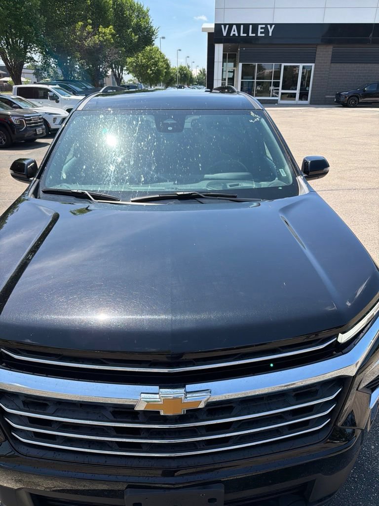 Used 2026 Chevrolet Traverse LT AWD/4WD image 2