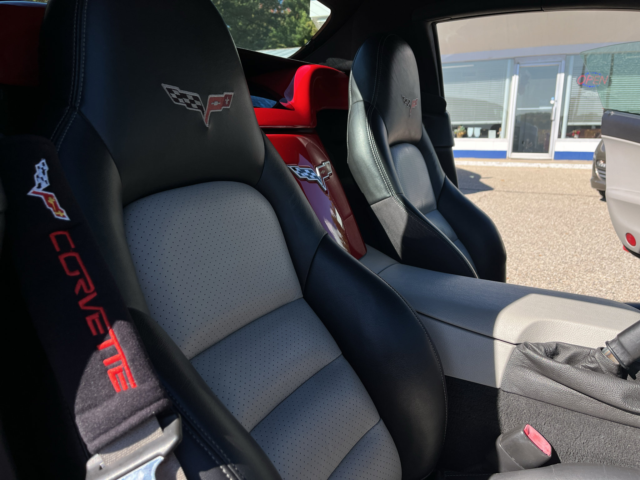 Used 2007 Chevrolet Corvette Convertible w/ Preferred Equipment Group RWD image 22