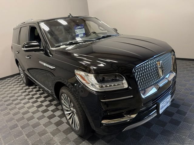 Used 2019 Lincoln Navigator Reserve AWD/4WD image 2