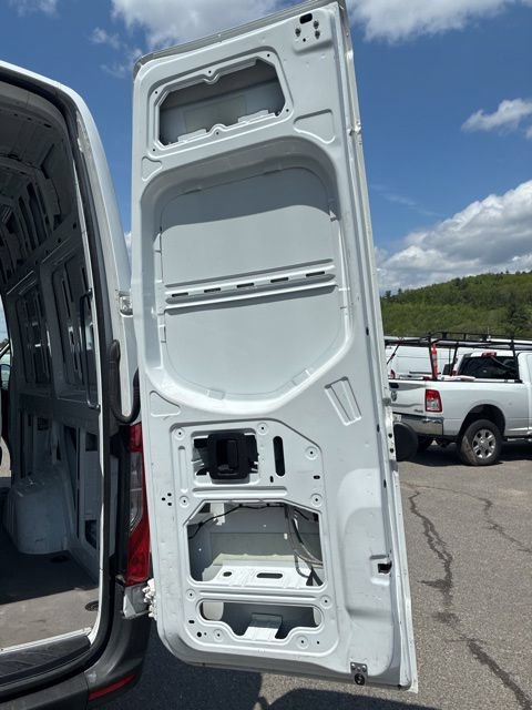 Used 2023 Mercedes-Benz Sprinter 2500 image 22
