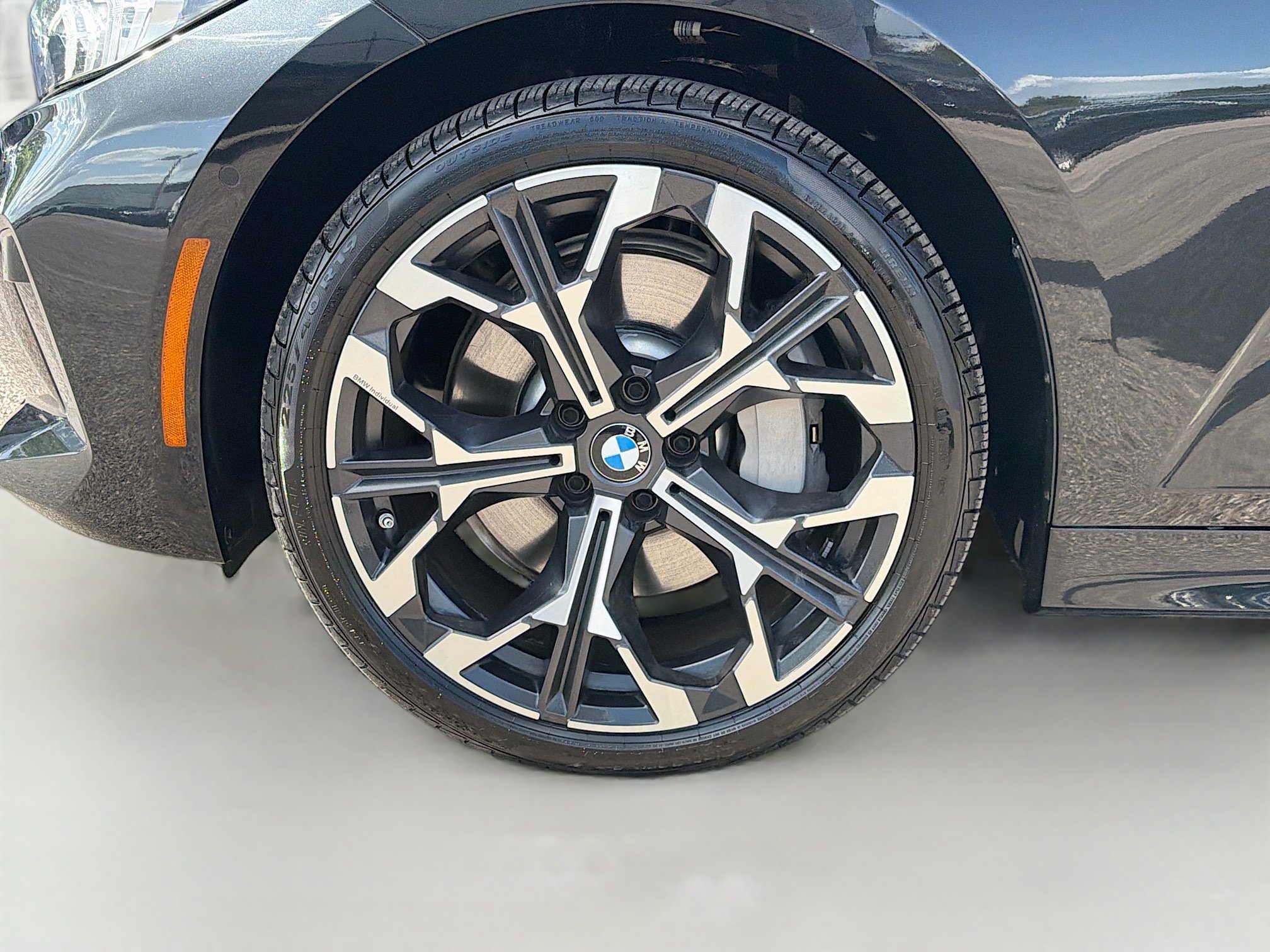 Used 2025 BMW 330i Sedan w/ Parking Assistance Package image 42