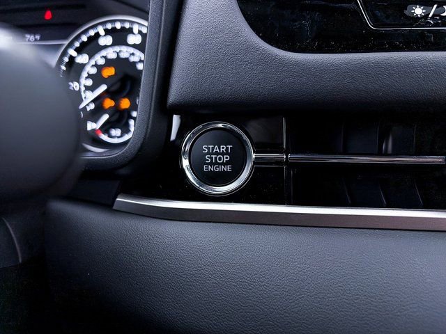 New 2025 Mitsubishi Outlander ES image 16