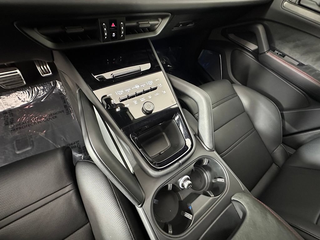Certified 2026 Porsche Cayenne GTS AWD/4WD image 37