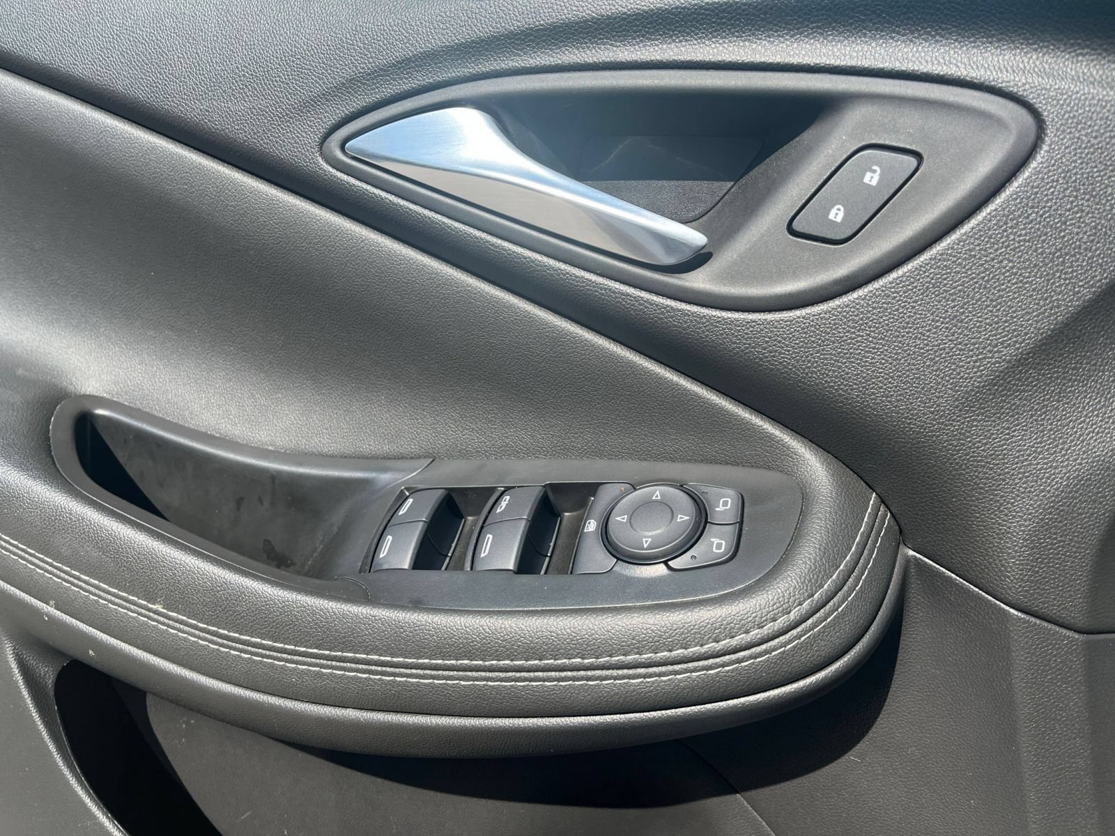 Used 2025 Buick Encore GX Preferred FWD image 18