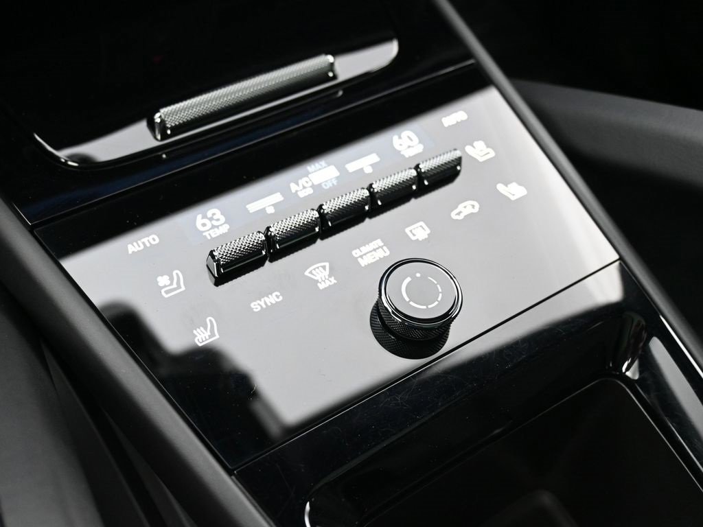 Used 2025 Porsche Cayenne S image 22