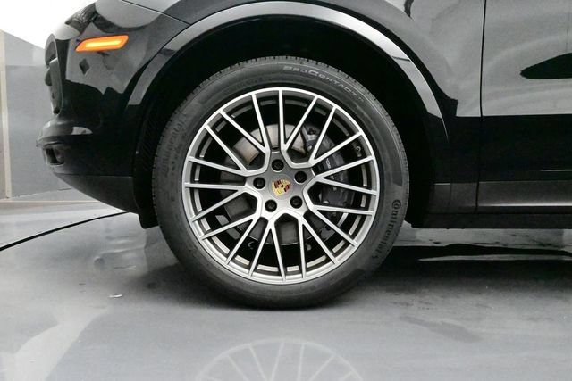 Certified 2022 Porsche Cayenne Platinum Edition AWD/4WD image 6