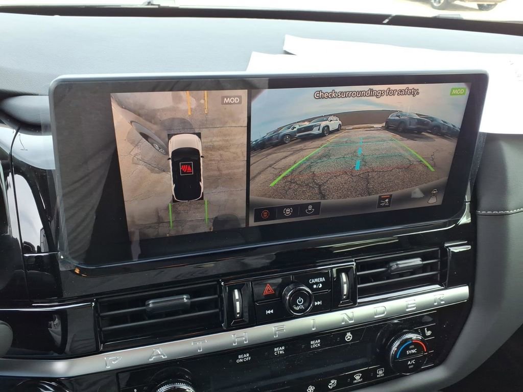 New 2026 Nissan Pathfinder SL image 10