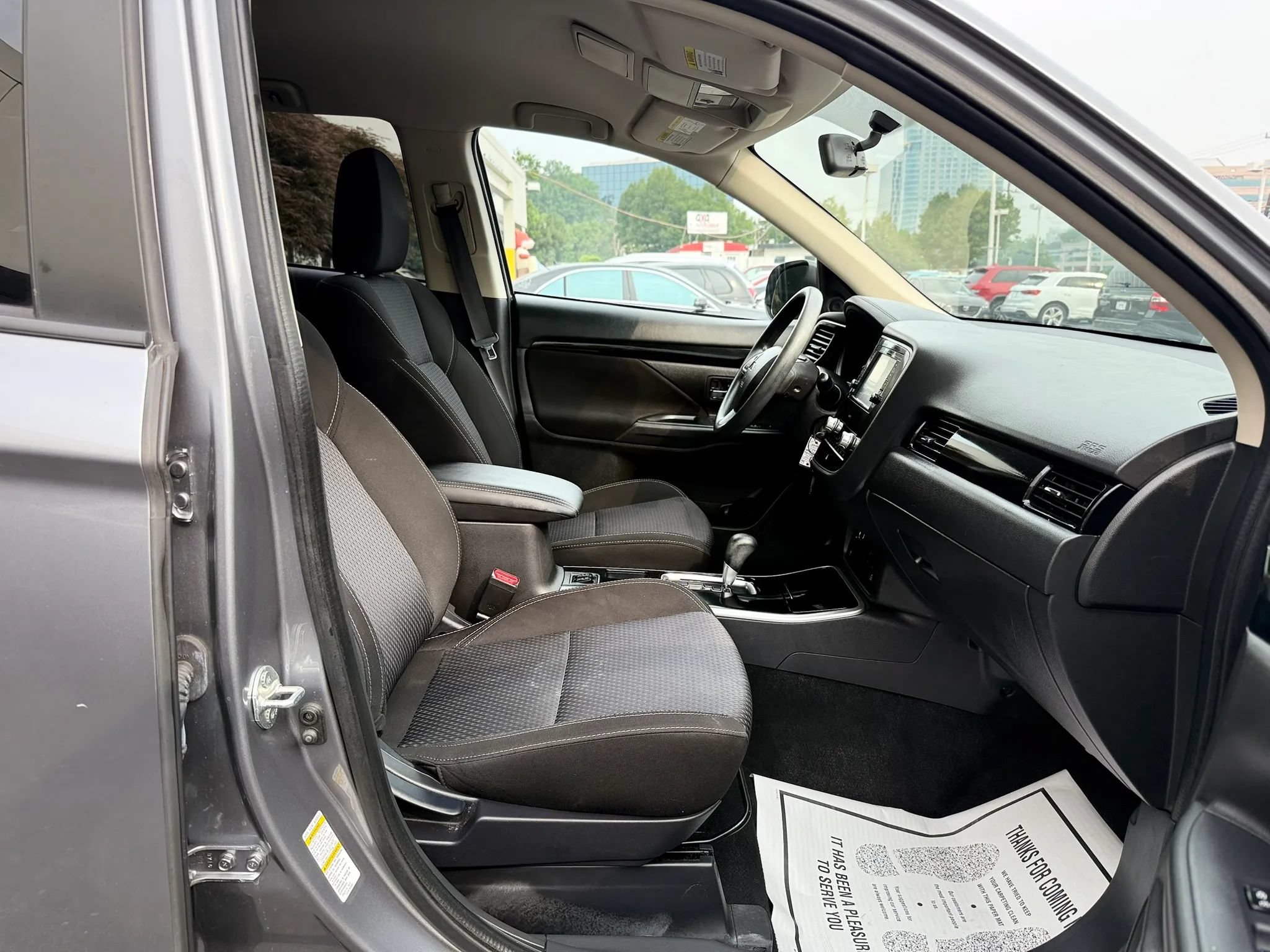 Used 2020 Mitsubishi Outlander ES FWD image 34