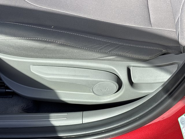 Used 2024 Hyundai Elantra SEL w/ Convenience Package image 16